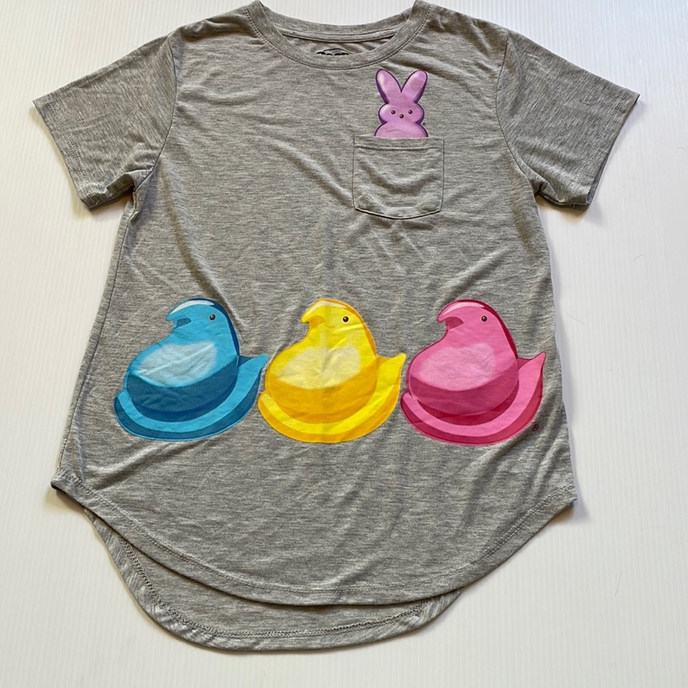 Peeps gray short sleeve tee.  Purple, blue, yellow & pink peeps. Size Medium